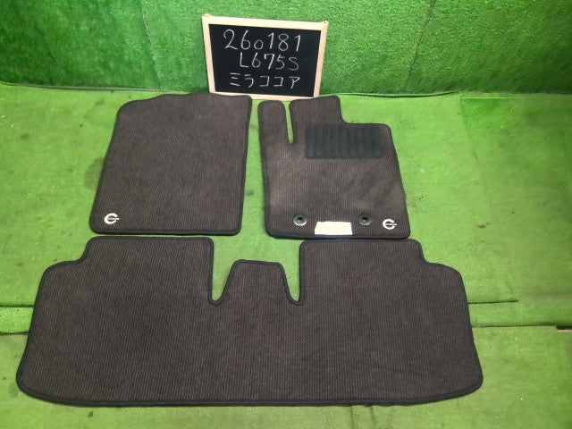 【中古】ミラココア DBA-L675S フロアマット