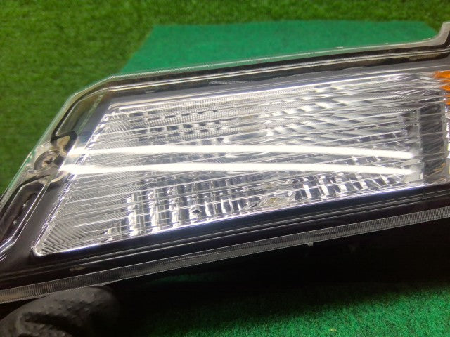 ハイゼット 右テールランプ 3BD-S331V 81551-B5080-