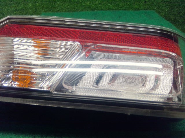 ハイゼット 右テールランプ 3BD-S331V 81551-B5080-