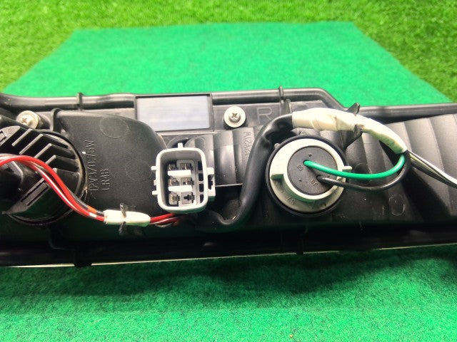 ハイゼット 右テールランプ 3BD-S331V 81551-B5080-