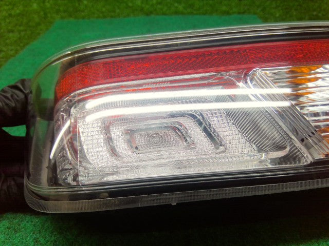 ハイゼット 左テールランプ 3BD-S331V 81561-B5080-