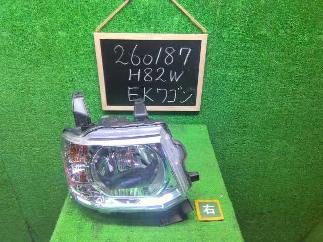 【中古】ｅＫワゴン DBA-H82W 右ヘッドランプＡＳＳＹ 8301A602
