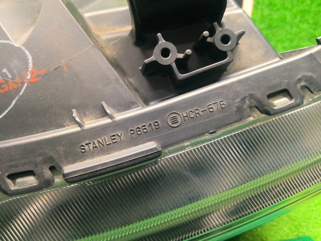 【中古】ｅＫワゴン DBA-H82W 右ヘッドランプＡＳＳＹ 8301A602