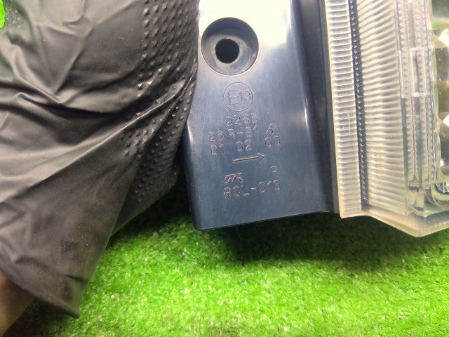 【中古】ｅＫワゴン DBA-H82W 右テールランプ 8331A048