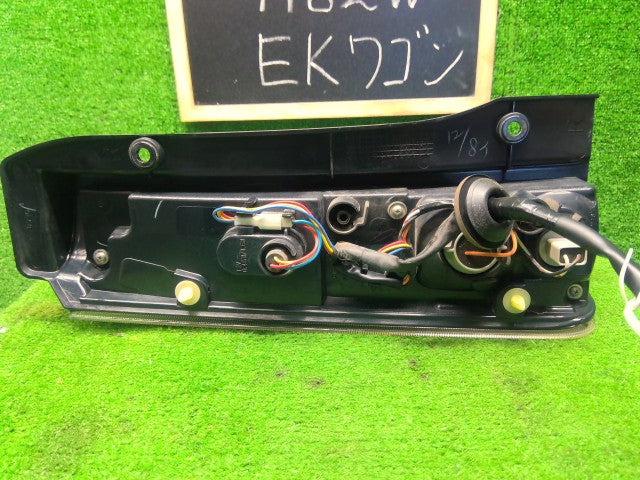 【中古】ｅＫワゴン DBA-H82W 右テールランプ 8331A048