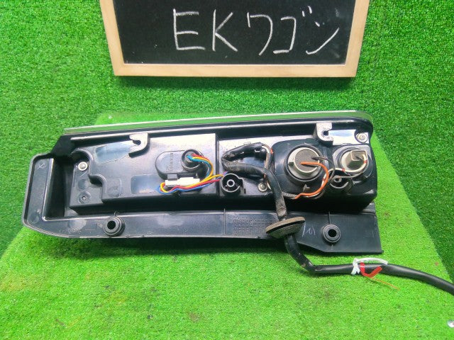 【中古】ｅＫワゴン DBA-H82W 左テールランプ 8331A047