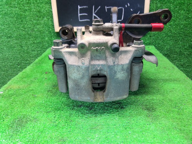 【中古】ｅＫワゴン DBA-H82W 左フロントナックルハブＡＳＳＹ 3870A023