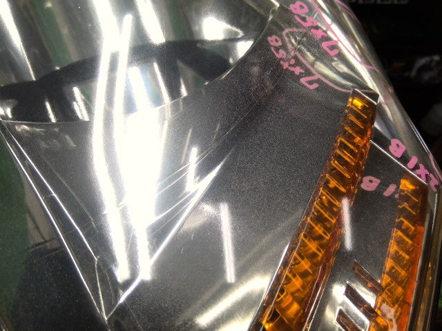 【中古】アルファード CBA-ANH10W 右ヘッドランプＡＳＳＹ 81110-58020