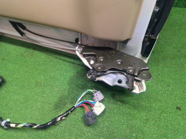 【中古】アルファード CBA-ANH10W 左リアドア スライドドア