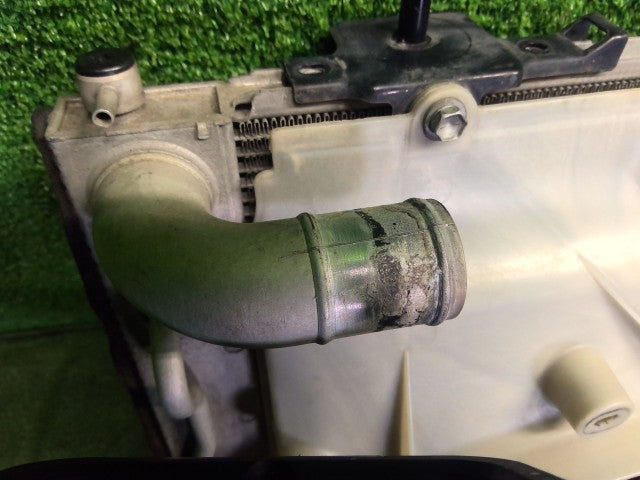 【中古】アルファード CBA-ANH10W ラジエータ 16041-28370