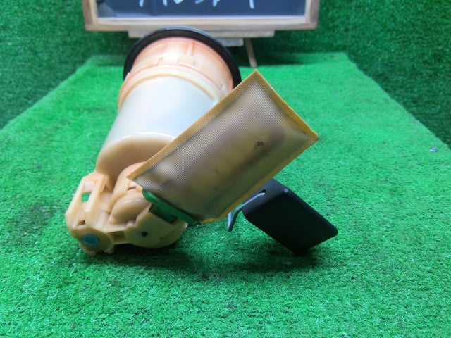 【中古】アルファード CBA-ANH10W フューエルポンプ 23221-28020