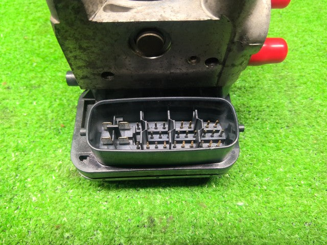【中古】アルファード CBA-ANH10W ＡＢＳアクチュエーター 44050-58011