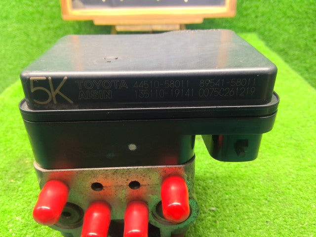 【中古】アルファード CBA-ANH10W ＡＢＳアクチュエーター 44050-58011