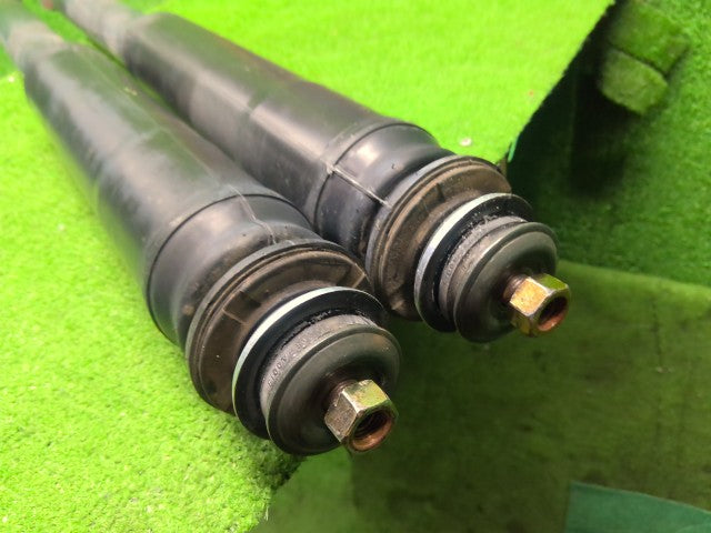 【中古】アルファード CBA-ANH10W リアショック・アブソーバーセット 48531-59015