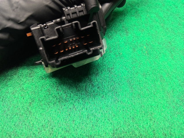 【中古】アルファード CBA-ANH10W ライトスイッチ 84140-32240