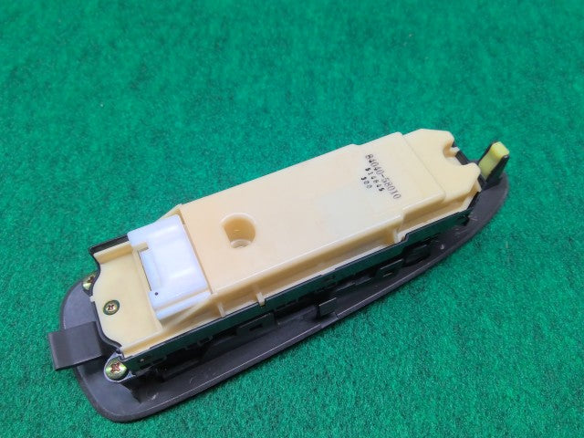 【中古】アルファード CBA-ANH10W パワーウインドウスイッチ 84040-58010