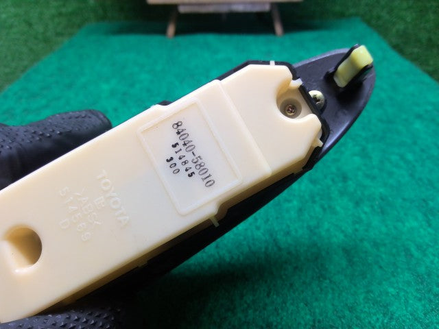 【中古】アルファード CBA-ANH10W パワーウインドウスイッチ 84040-58010
