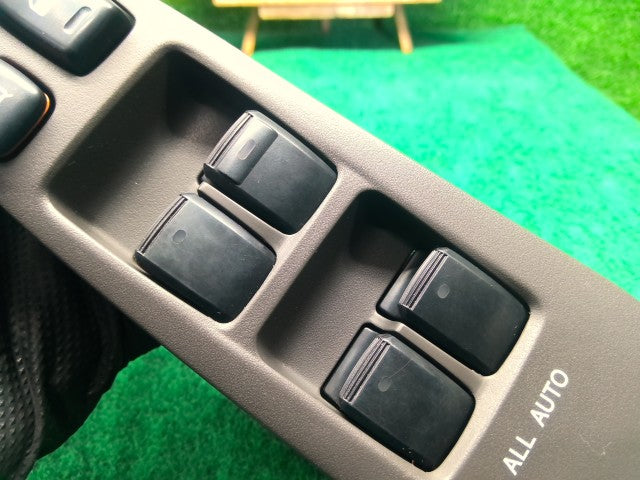 【中古】アルファード CBA-ANH10W パワーウインドウスイッチ 84040-58010