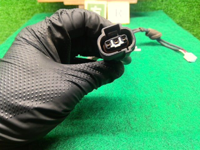 【中古】アルファード CBA-ANH10W ＡＢＳセンサー 右リア用