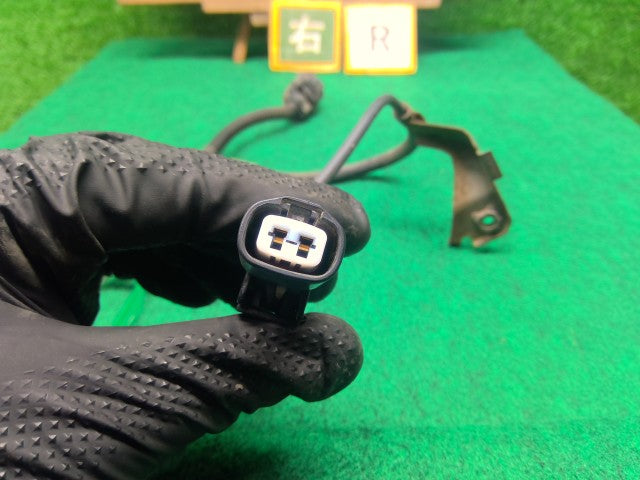 【中古】アルファード CBA-ANH10W ＡＢＳセンサー 右リア用