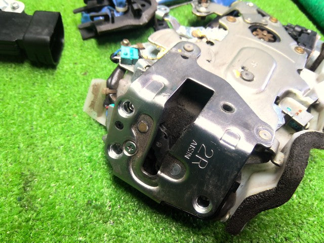 【中古】アルファード CBA-ANH10W 右リアドアロックソレノイド 69200-58011