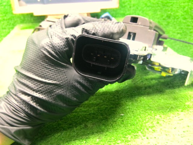 【中古】アルファード CBA-ANH10W 右リアドアロックソレノイド 69200-58011