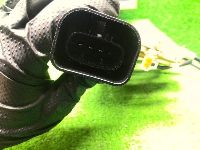 【中古】アルファード CBA-ANH10W 左リアドアロックソレノイド 69300-58011