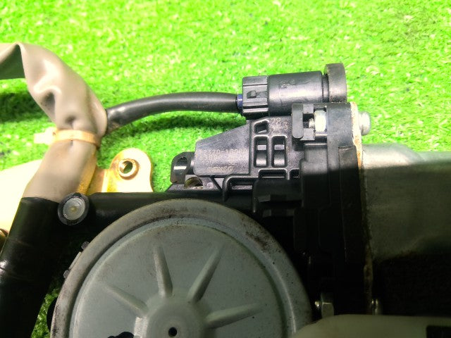【中古】アルファード CBA-ANH10W 左リアドアロックソレノイド 69300-58011