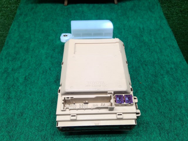 【中古】アルファード CBA-ANH10W ヒューズボックス ジャンクションブロック