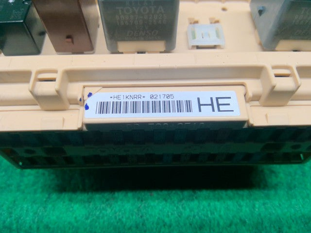 【中古】アルファード CBA-ANH10W ヒューズボックス ジャンクションブロック