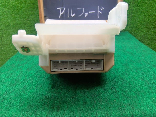 【中古】アルファード CBA-ANH10W ヒューズボックス ジャンクションブロック
