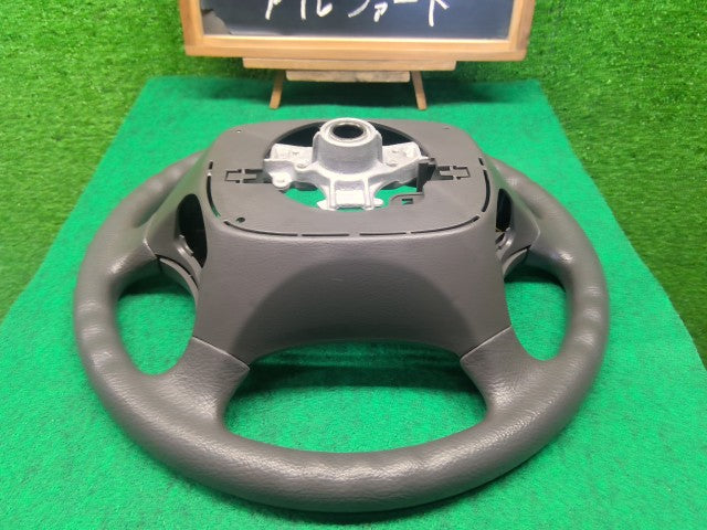 【中古】アルファード CBA-ANH10W ステアリングホイール 45100-58010-E0