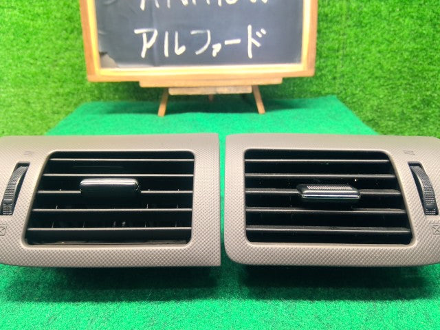 【中古】アルファード CBA-ANH10W エアコン吹き出し口 55660-58010-E0