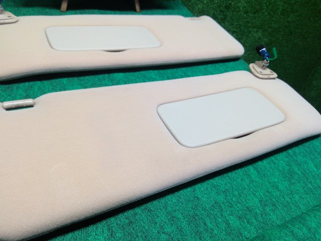 【中古】アルファード CBA-ANH10W サンバイザー 74310-58020-A0