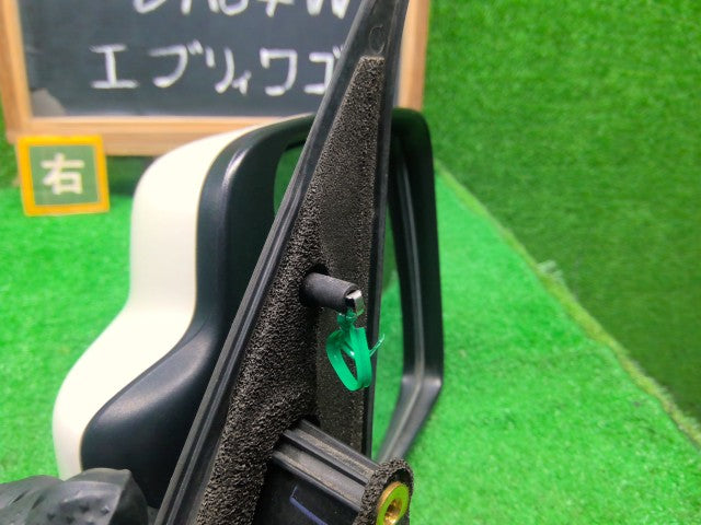 【中古】エブリィ ABA-DA64W 右サイドミラー 84701-68H50-Z7T