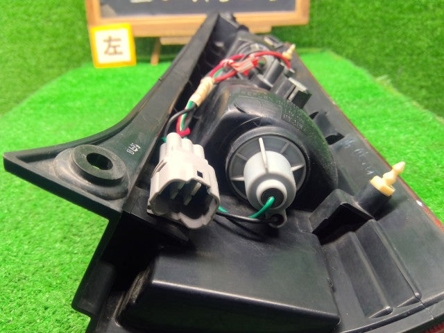 【中古】エブリィ ABA-DA64W 左テールランプ 35670-68H10