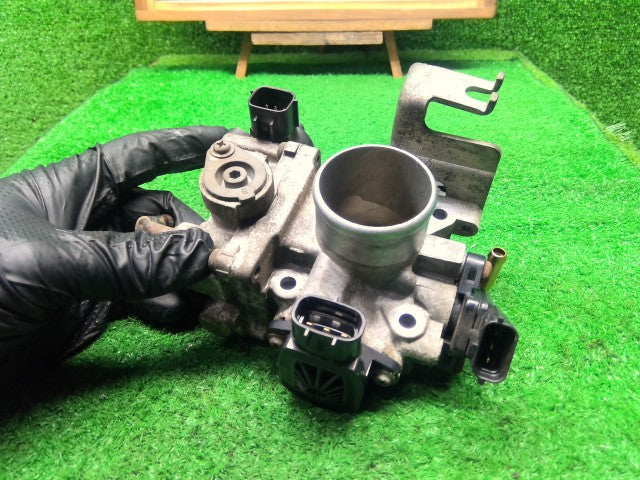 【中古】エブリィ ABA-DA64W スロットルボディ 13400-68HV0