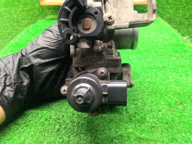 【中古】エブリィ ABA-DA64W スロットルボディ 13400-68HV0