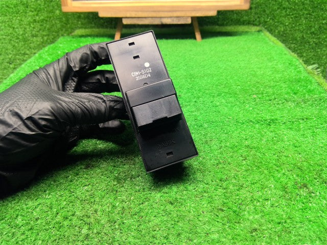 【中古】エブリィ ABA-DA64W パワーウインドウスイッチ 37990-68H30-ZL9