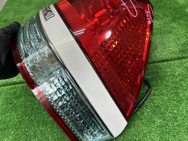 【中古】マーク2 TA-GX115 右テールランプ 右ブレーキランプ