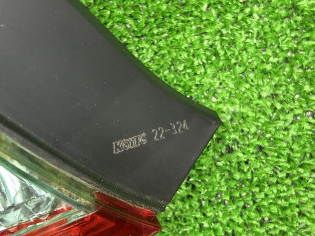 【中古】マーク2 TA-GX115 左テールランプ 左ブレーキランプ