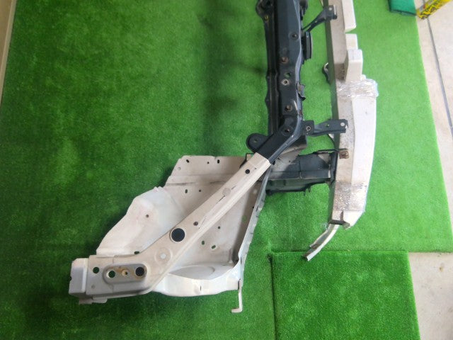 【中古】マーク2 TA-GX115 ラジエータコアサポート ホースメント