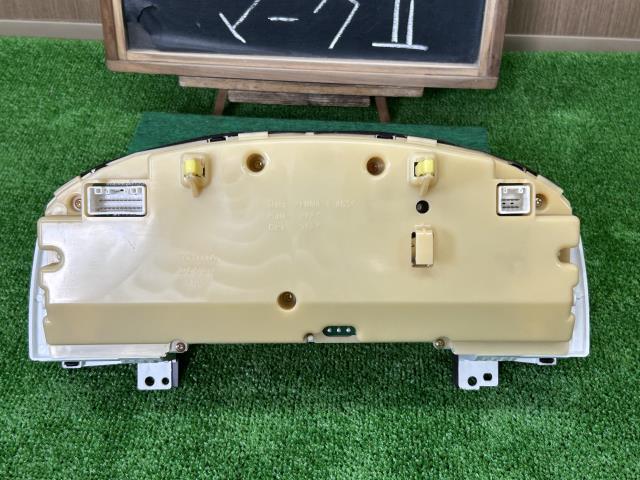 【中古】マーク2 TA-GX115 スピードメーター 83800-22660