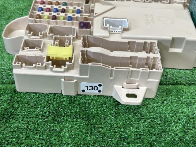 【中古】マーク2 TA-GX115 ジャンクションブロック ヒューズボックス