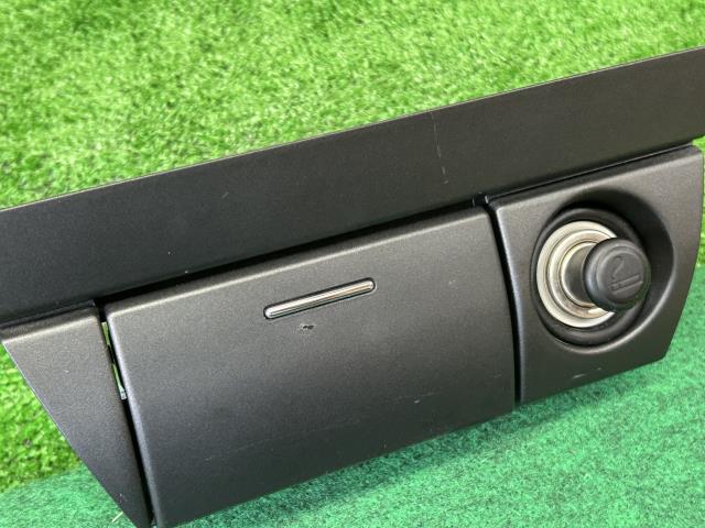 【中古】マーク2 TA-GX115 灰皿 アッシュトレイ