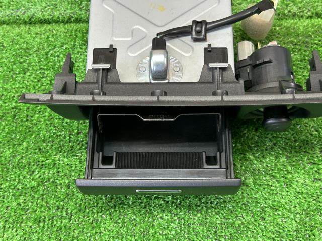 【中古】マーク2 TA-GX115 灰皿 アッシュトレイ