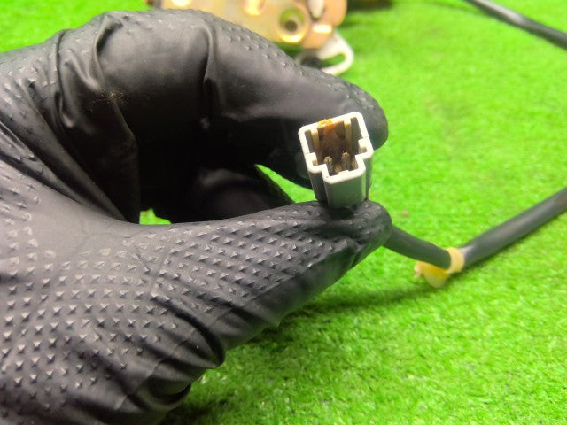 【中古】ライフ GF-JB1 左フロントドアロックソレノイド 72150-S2K-003
