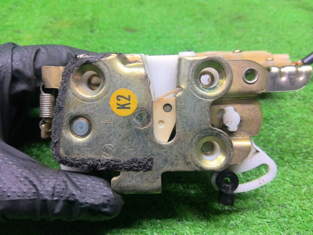 【中古】ライフ GF-JB1 左フロントドアロックソレノイド 72150-S2K-003