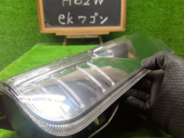 【中古】ｅＫワゴン DBA-H82W 右テールランプ 8331A048