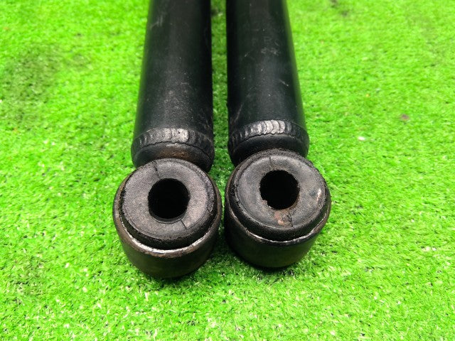 【中古】ミニキャブ GBD-U62V リア ストラット・アブソーバーセット